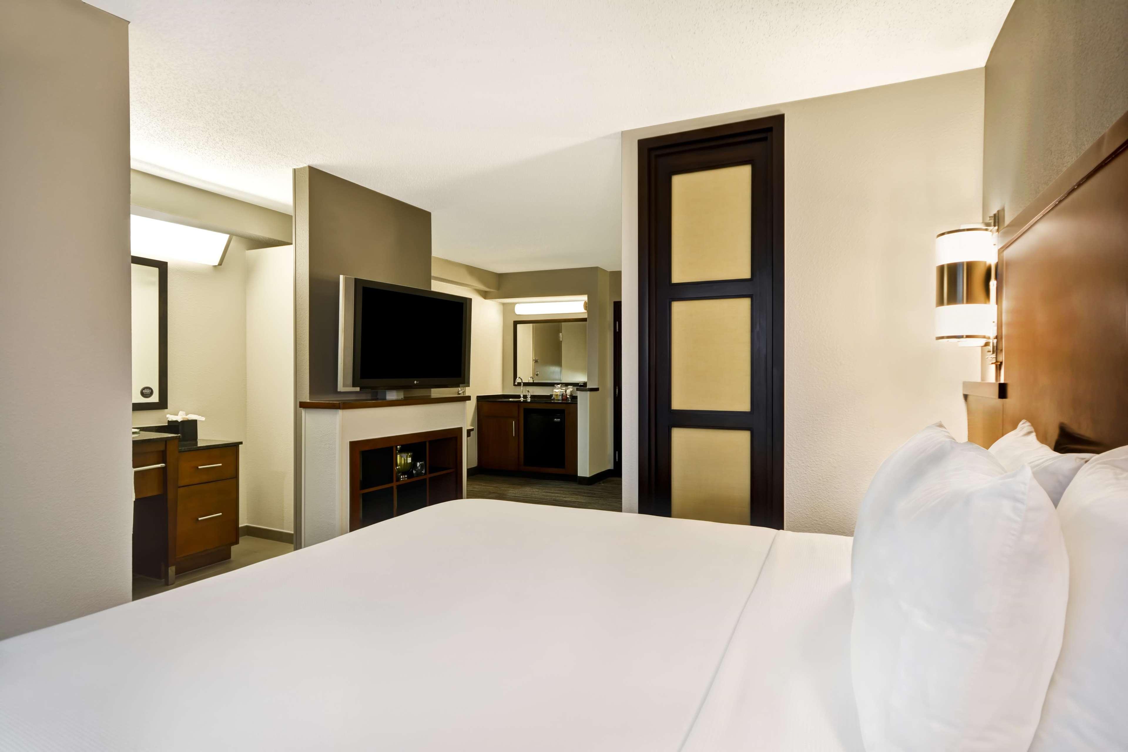Hyatt Place Columbus Worthington Flint Exterior photo